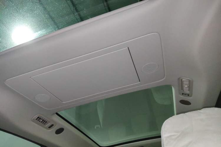 Used Li Auto MEGA 2025 Home Family Special Edition Headliner