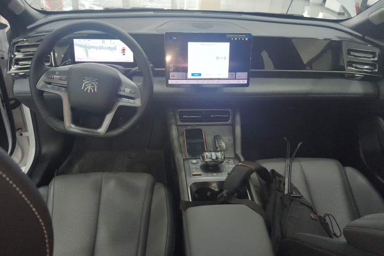 Used BYD Qin L 2025 DM-i Smart Drive 120KM Superior Model
