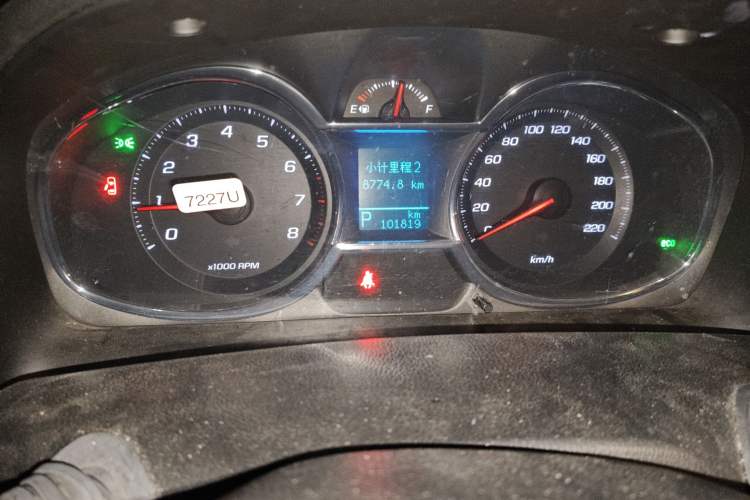 Used Chevrolet Captiva 2015 2.4L 4x4 Flagship Edition 7-Seater