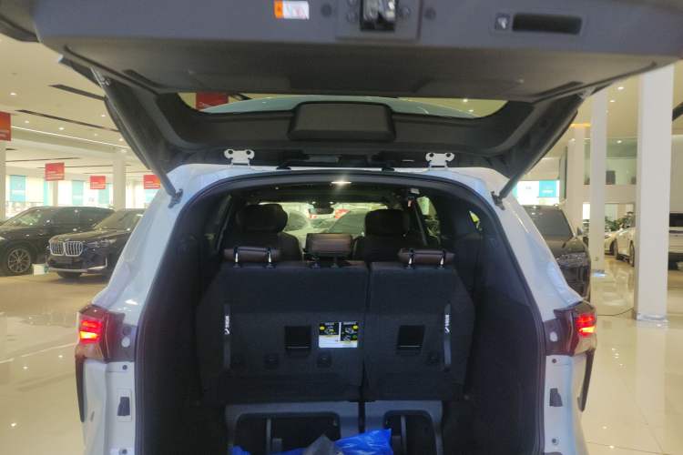 Used Toyota Granvia 2026 Model 2.5L Hybrid Prestige PLUS Four-Wheel Drive Edition
