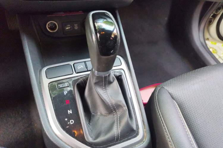 Used Hyundai ix25 2015 1.6L Automatic Two-Wheel Drive Smart GLS Trim
