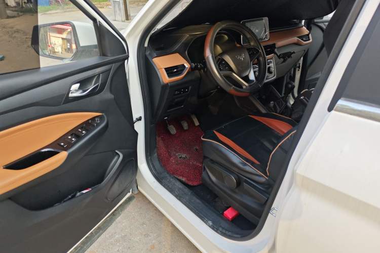 Used Wuling Hongguang S3 2018 1.5L Manual Luxury Model China V Standard
