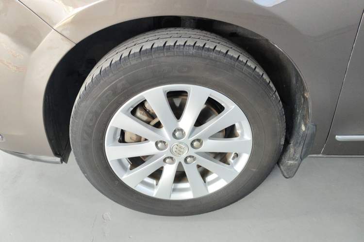 Used Buick GL8 2017 25S Luxury Version China V Standard Left Front Wheel Hub