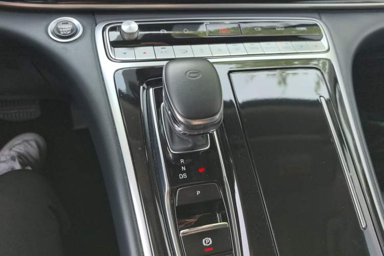 Used GAC Trumpchi M8 2023 Lingxiu Series 390T Prestige Edition Gear Lever