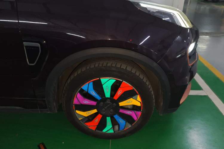 Used Lynk & Co 05 EM-P 2021 1.5TD PHEV HALO Right Front Wheel Hub