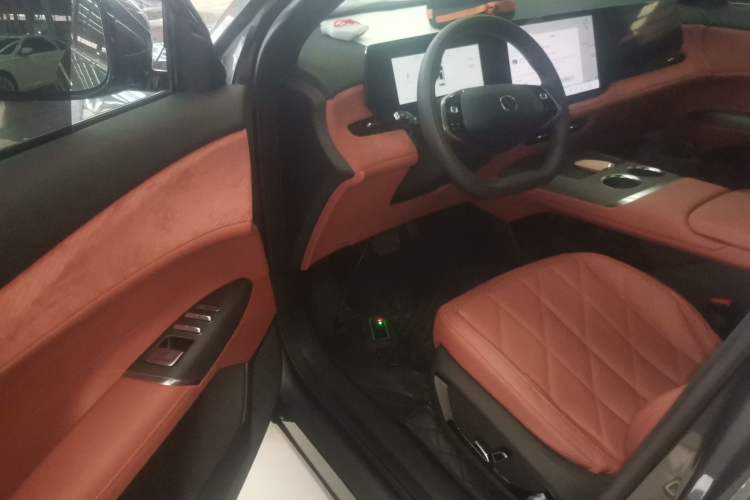 Used CHANGAN CS75 PLUS 2025 4th Generation 1.5T New Blue Whale Smart Luxury Edition
