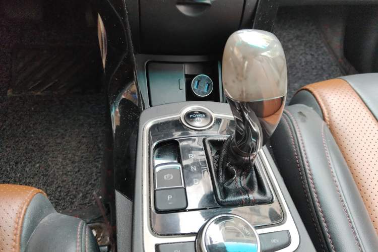 Used BYD Qin New Energy 2015 1.5T Dual-Crown Flagship Plus Edition Gear Lever