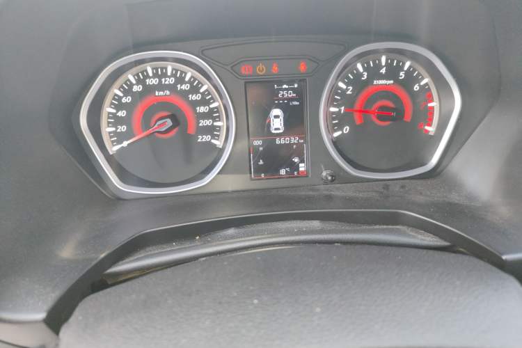 Used Soueast DX3 2016 1.5L Manual Luxury Edition
