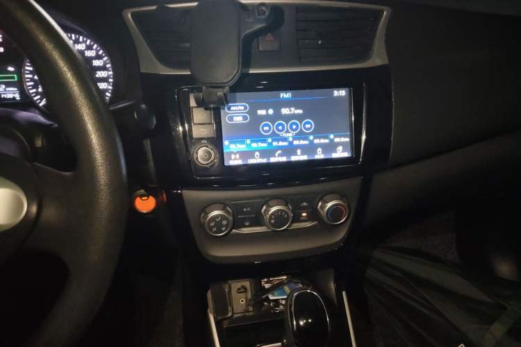 Used Nissan Sylphy 2016 1.6XV CVT Smart Enjoyment Version Audio And AC Panel