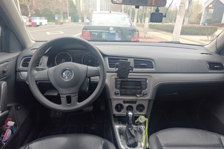 Used Volkswagen Lavida 2013 1.6L Automatic Comfort Edition
