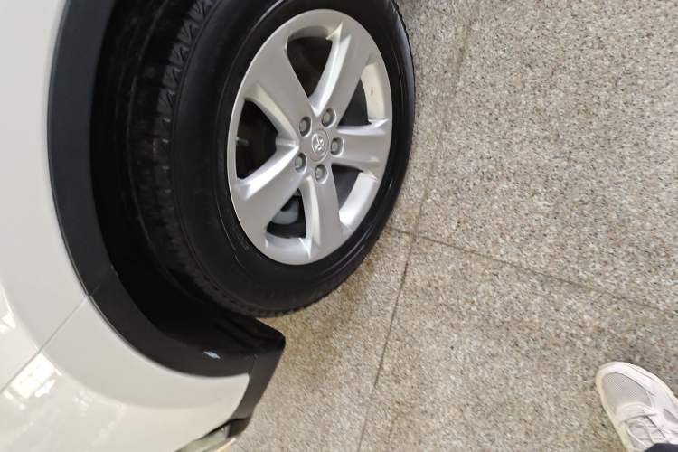 Used Toyota RAV4 2013 2.0L CVT Four-Wheel Drive New Edition
