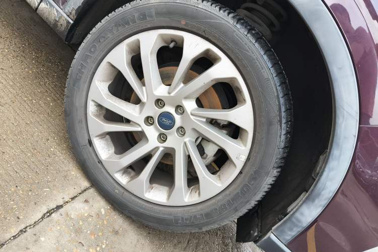 Used Ford Equator 2021 EcoBoost 225 Platinum Edition 6-seater Right Front Wheel Hub