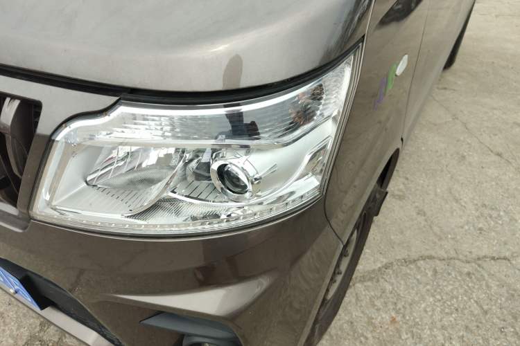 Used Chana Ruixing M60 2023 1.6L CNG Comfort-Grade 6-Seater Passenger Vehicle