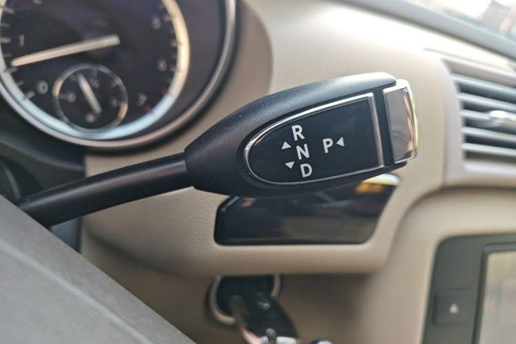 Used Mercedes-Benz R-Class 2014 R 320 4MATIC Luxury Model