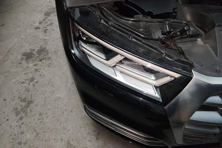 Used Audi Q5L 2018 40 TFSI Prestige Fashion Edition China VI Right Front Headlight