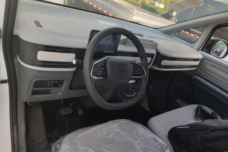 Used SAIC MAXUS Dana V1 2023 V1 Short Wheelbase High Roof (43 kWh)