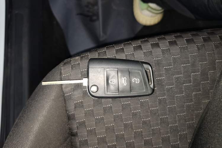 Used Volkswagen Tacqua 2020 1.5L Automatic Shang
