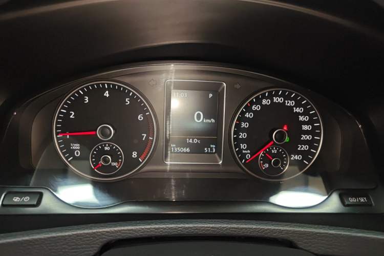 Used Volkswagen Multivan 2012 2.0 TSI Two-Wheel-Drive Luxury Edition