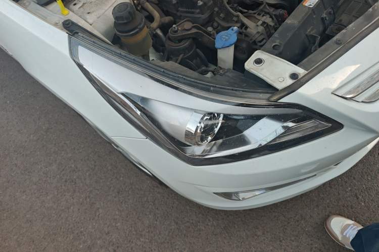 Used Hyundai Verna (older generation) 2014 1.4L Manual Top-Tier Model TOP
