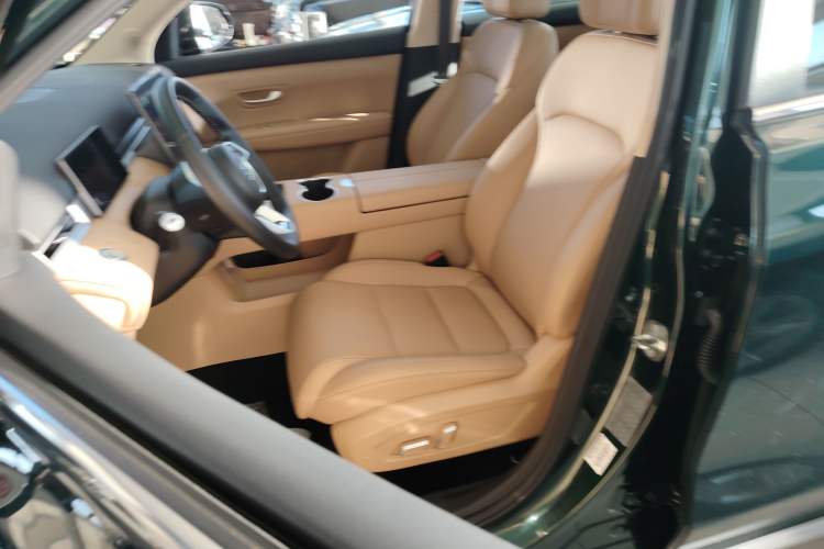 Used Landian E5 PLUS 2025 165 km Long-Range Version PLUS 7-Seater