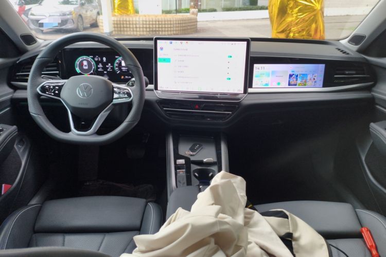 Used Volkswagen Passat 2025 Pro 380TSI Dragon Supreme Edition Center Console