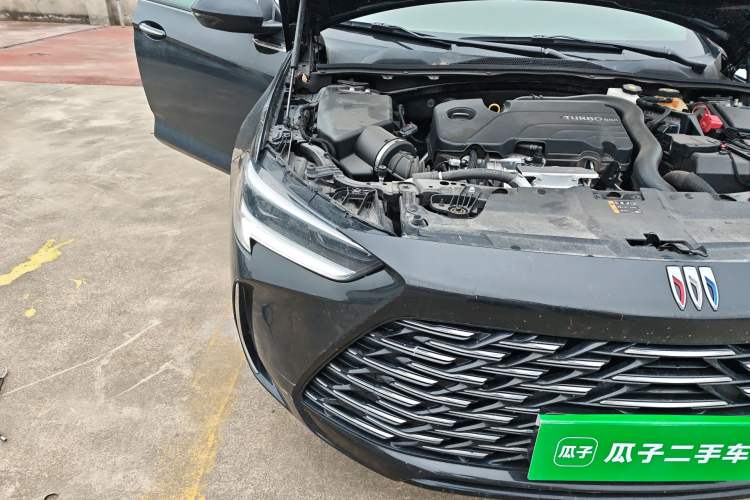 Used Buick Regal 2024 25T Deluxe Edition Right Front Headlight