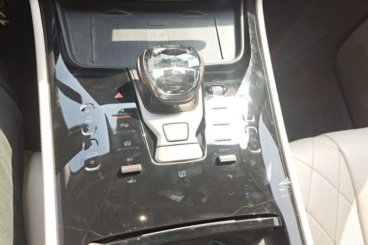 Used Denza D9 2022 DM-i 970 Four-Wheel Drive Flagship Model