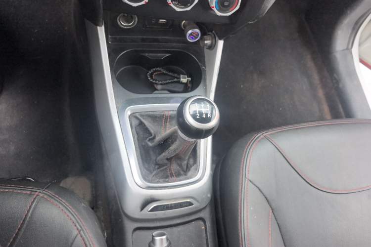Used Brilliance V3 2015 1.5L Manual Smart Version Gear Lever