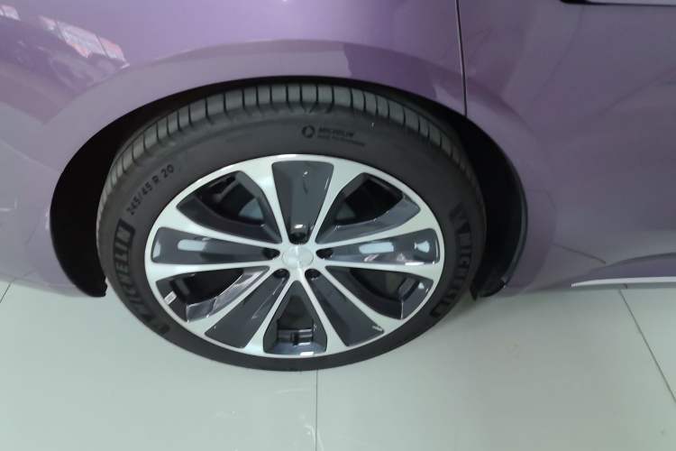 Used Hima Luxeed S7 2025 705 km Max Exterior 8