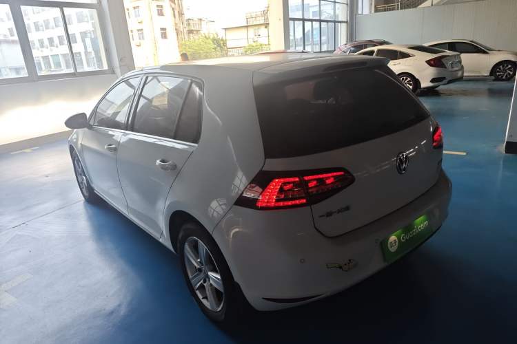 Used Volkswagen Golf 2017 1.6L Automatic Comfort Million-Vehicle Anniversary Edition