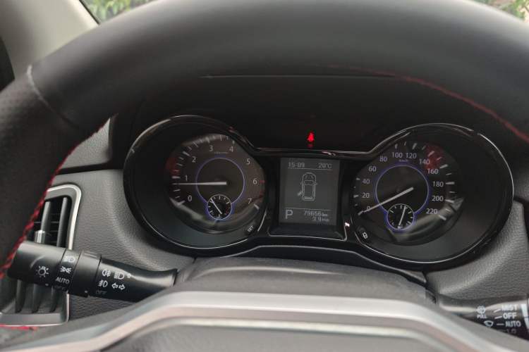 Used JMC Yusheng S350 2016 2.0T Automatic Two-Wheel Drive Gasoline Luxury Edition 5 Seats
