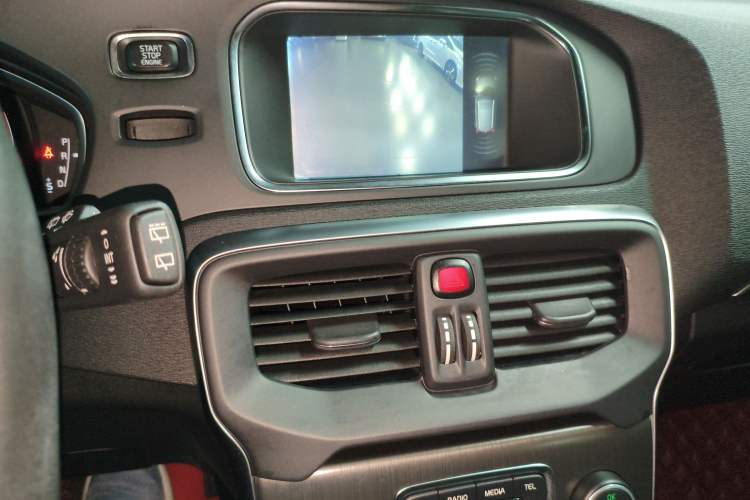 Used Volvo V40 2016 T3 Zhiyi Edition