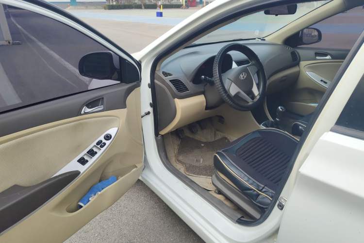 Used Hyundai Verna (older generation) 2010 Sedan 1.4L Manual Standard GL Model