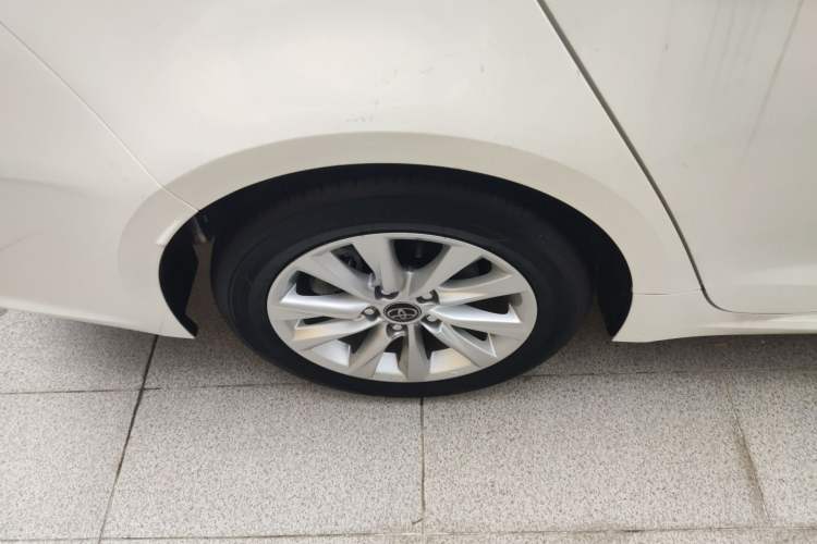 Used Toyota Corolla 2024 1.8L Smart Electric Hybrid Dual-Engine Elite Edition Right Rear Wheel Hub