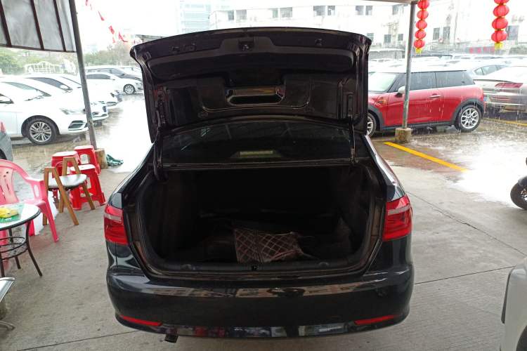 Used Volkswagen Lavida 2013 Revised Classic 1.6L Automatic Fashion Edition