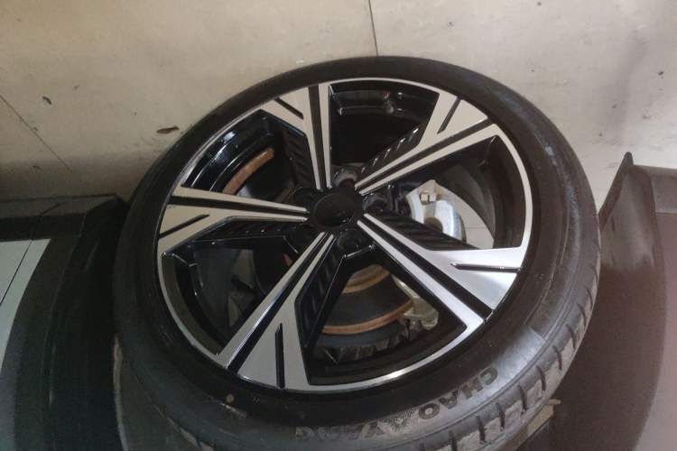 Used Geely Auto Emgrand X7 Sport 2023 Boyue COOL 1.5TD ZhiZun Edition