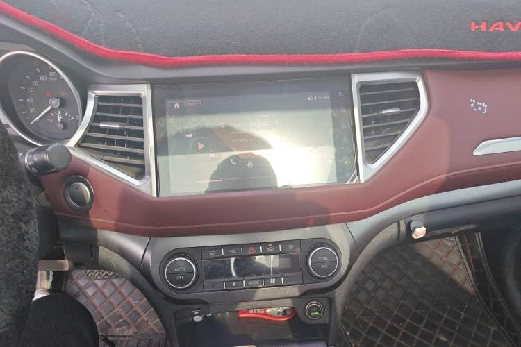 Used Haval H6 Coupe 2019 1.5T Automatic Two-Wheel Drive Luxury Smart Connectivity Version China VI Standard
