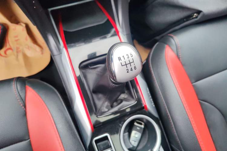 Used Haval H2 2017 Blue Label 1.5T Manual Two-Wheel Drive Luxury Model