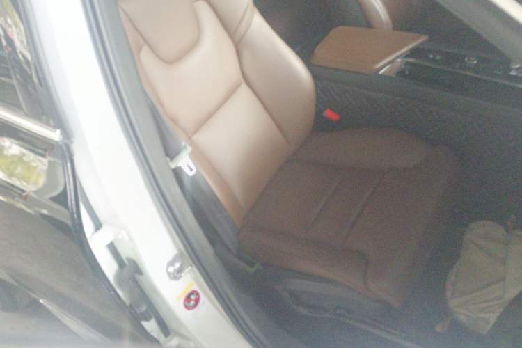 Used Volvo XC60 New Energy 2022 T8 Plug-in Hybrid All-Wheel Drive Smart Luxury Edition
