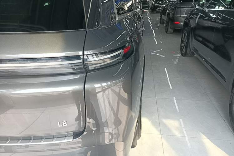 Used Li Auto L8 2023 Pro Model
