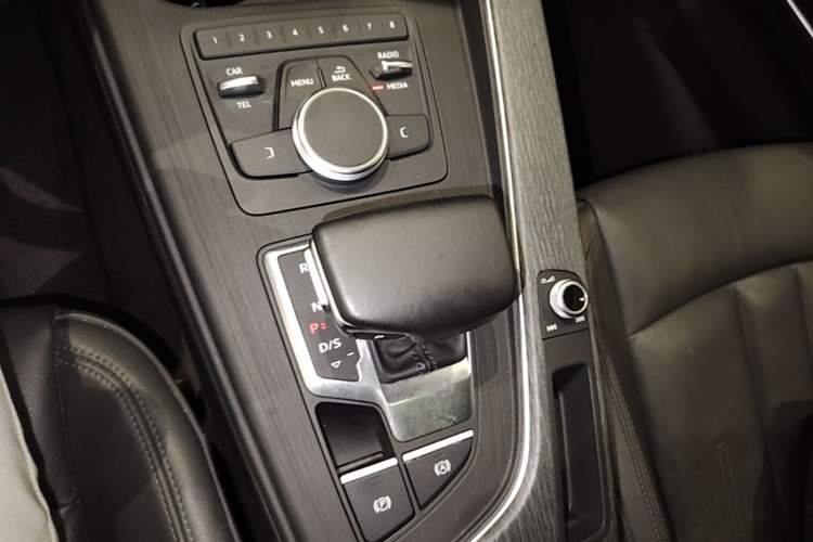 Used Audi A4L 2017 45 TFSI quattro Style Edition
