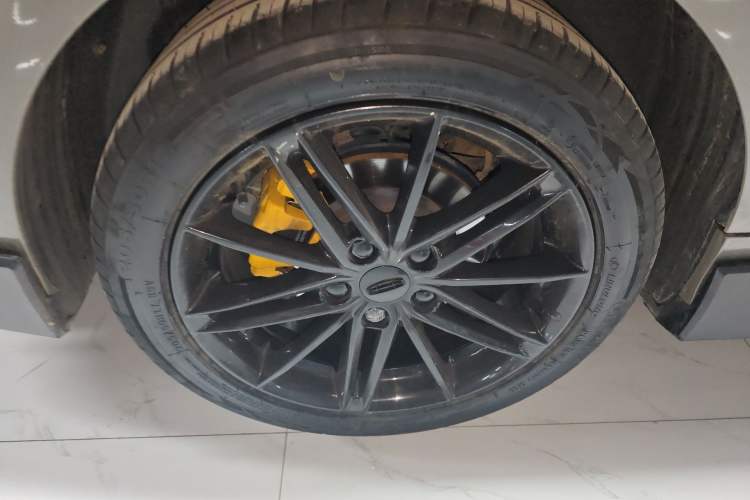 Used Geely Auto Binray 2022 Binrui COOL 1.5T DCT Electric Edition Right Rear Wheel Hub