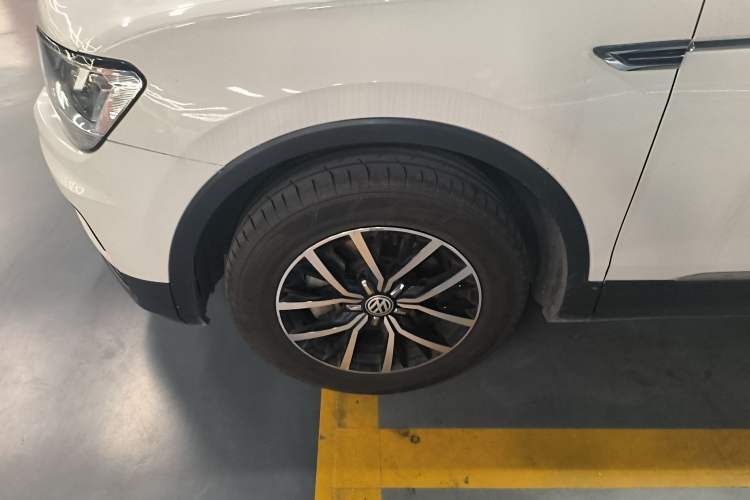 Used Volkswagen Tiguan L 2017 330TSI Automatic Two-Wheel Drive Luxury Edition