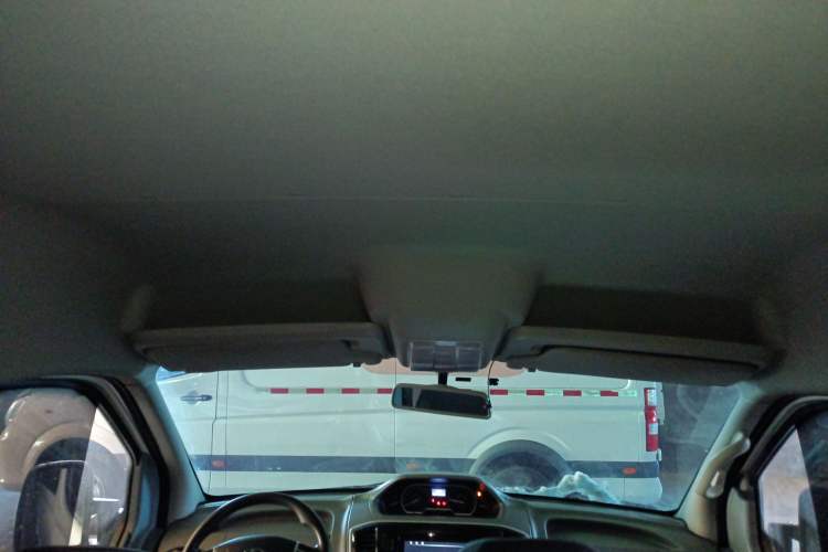 Used SAIC MAXUS Xintu V80 2021 2.0T Manual Classic Aoyuntong Short Wheelbase Mid-Height 7/8/9-Seater