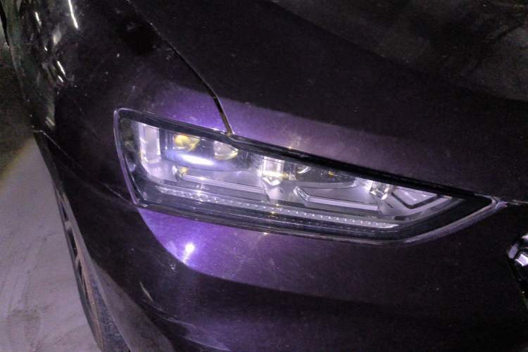 Used Wey VV7 2017 2.0T Luxury Model Right Front Headlight