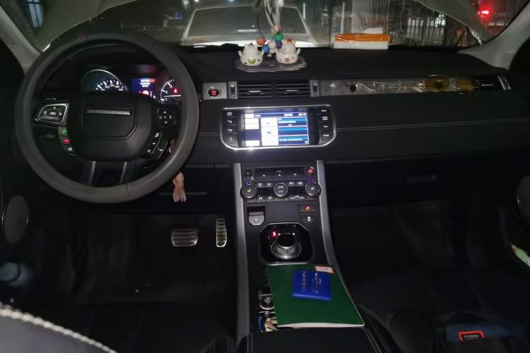 Used Land Rover Range Evoque 2013 2.0T 5-Door Ignite Edition Center Console