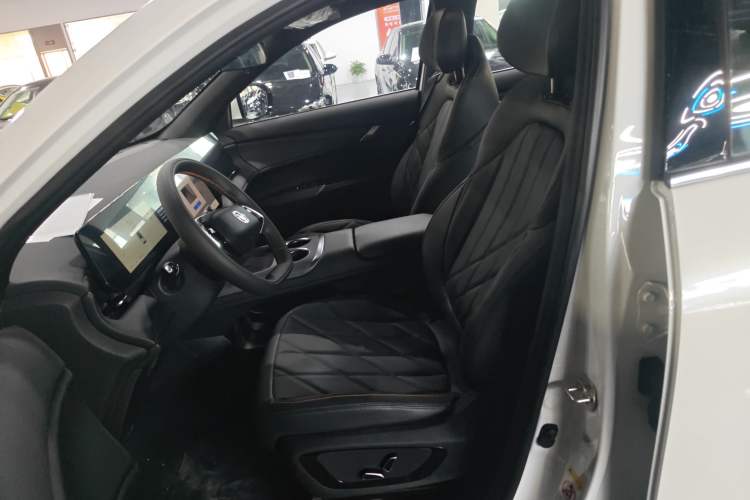 Used CHANGAN CS75 PLUS 2025 4th Generation UItra 2.0T New Blue Whale – Smart & Powerful Version