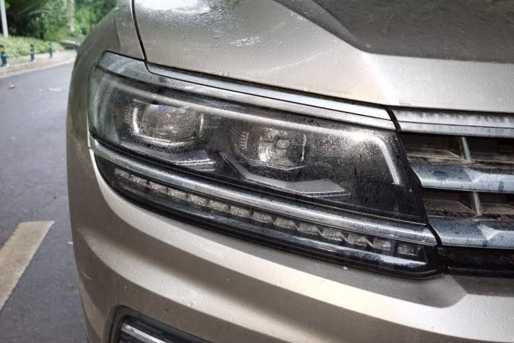 Used Volkswagen Tiguan L 2018 Revised 330TSI Automatic Two-Wheel Drive Flagship Edition Right Front Headlight