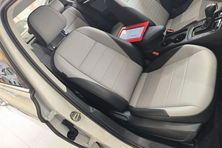 Used Volkswagen Bora 2023 200TSI DSG SmartDrive PRO Edition