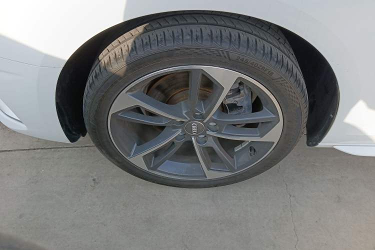 Used Audi A4L 2020 40 TFSI Fashionable and Elegant Model Exterior 4